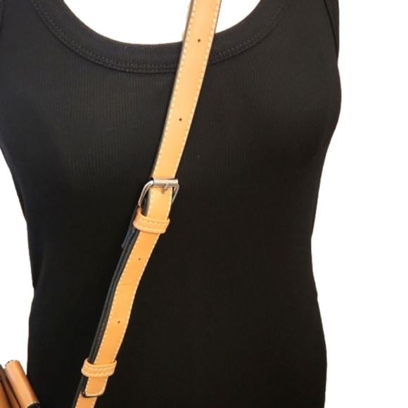 𝅺NWOT Womens Cognac & Cream convertible crossbody/handbag with  lucite handles - Picture 5 of 14